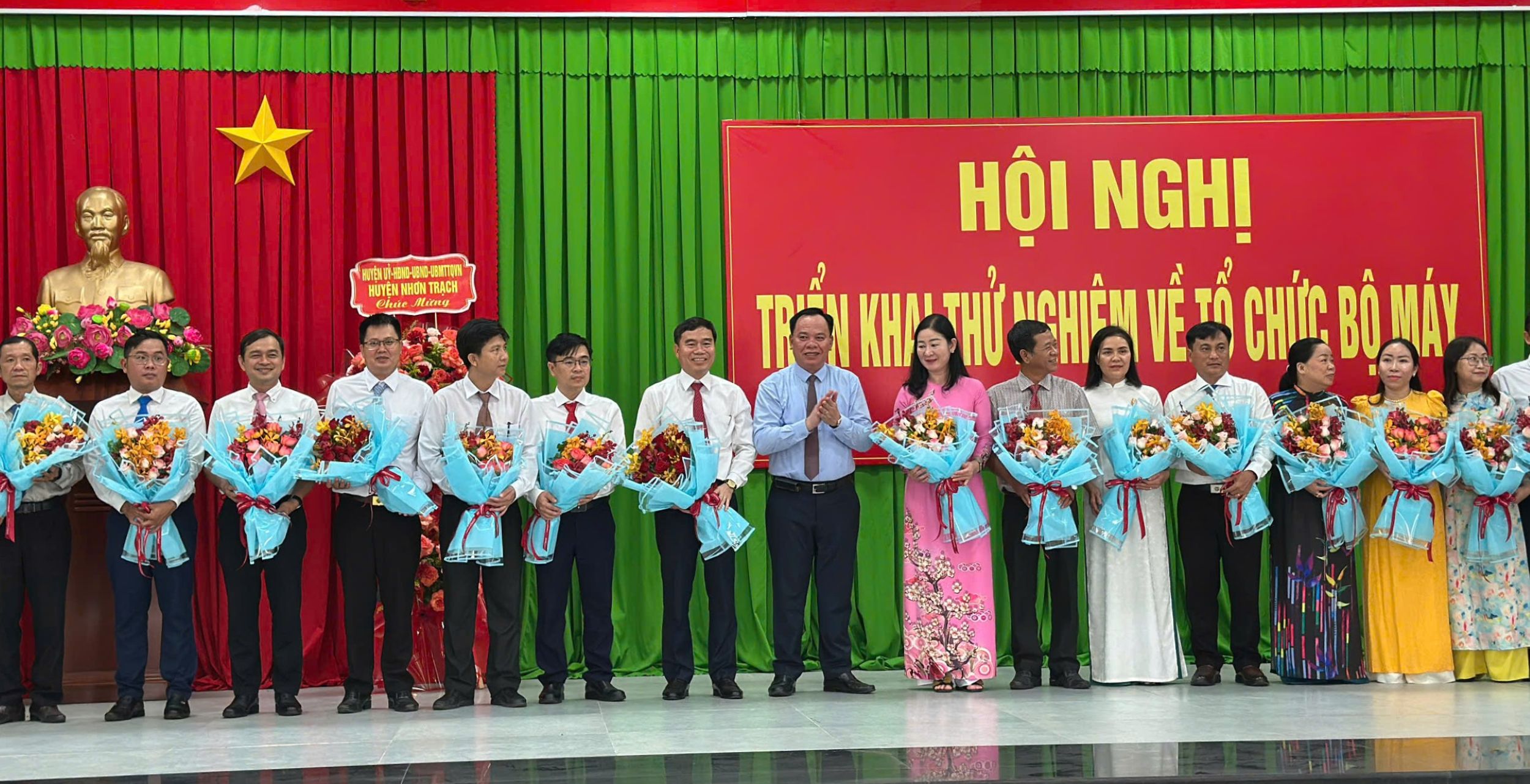 Chuẩn bị tổ chức Lễ công bố Nghị quyết của Quốc hội về sáp nhập tỉnh; các Quyết định của Trung ương Đảng về thành lập Đảng bộ tỉnh và nhân sự lãnh đạo tỉnh Đồng Nai